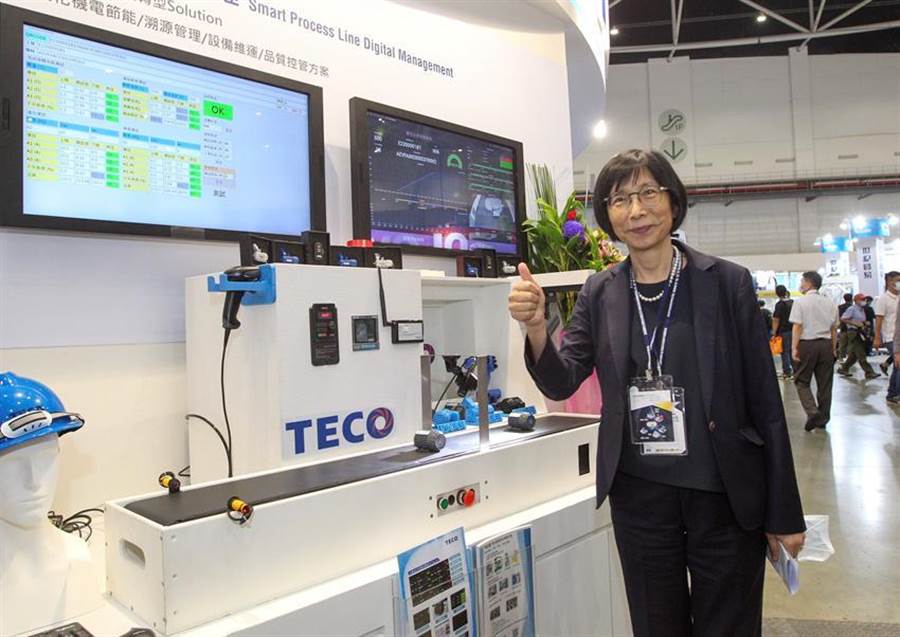 東元集團(tuán)參加19日登場(chǎng)的臺(tái)北國際自動(dòng)化工業(yè)展，主推智慧工廠，協(xié)助傳動(dòng)工廠智慧化。圖為東元集團(tuán)董事長邱純枝。（圖／東元提供）&#xD;&#xA;